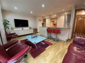 Lovely 2 double bedroom flat with Patio